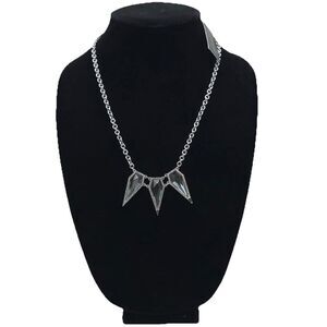 NWT Rebecca Minkoff Silver Chain Necklace Charcoal Glass Arrows Points‎